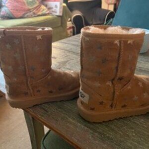 UGG Classic Star Boot Kids Size 10